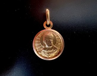 Vintage 18K Gold Persian Pendant