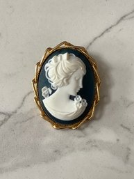 Vintage Gold Toned Cameo Brooch #26