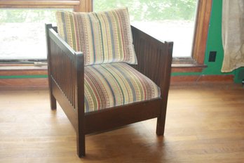Gustav Stickley Spindled Cube Chair 1