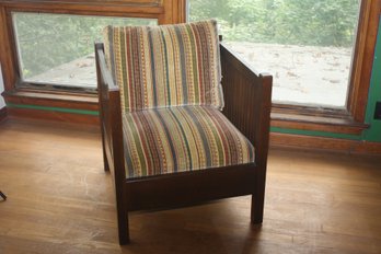 Gustav Stickley Spindled Cube Chair 2