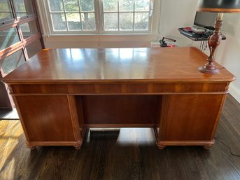 Impressive Executive Desk