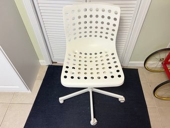 White Skalberg Desk Chair