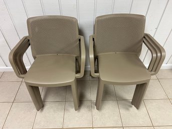Set Of 6 Plastic Chairs By Barcelona