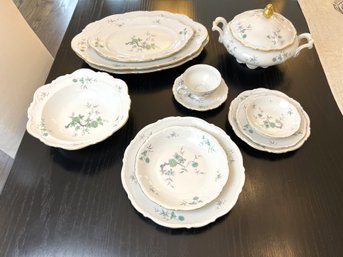 Exquisite Mitterteich 'Green Ming' Pattern Dinner Service For 12 & Serving Ware