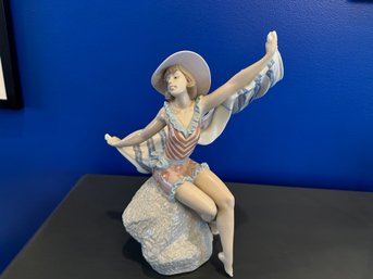 'Sunning In Ipanema'  Retired Lladro Vintage
