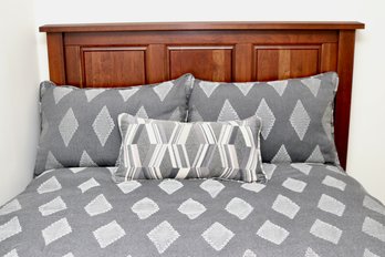 Dark Wood Coffered Panel Full Size Bed And Handcrafted Estate Scarborough V Mattress