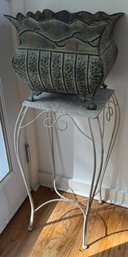 Light Weight Metal Planter And Stand