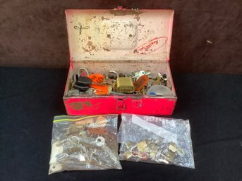 Mixed Locks & Keys Lot #81