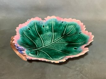 Etruscan Majolica Green & Pink Leaf Dish