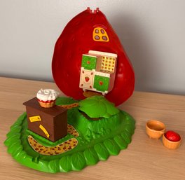 Strawberry Shortcake Berry Bake Shoppe Playset