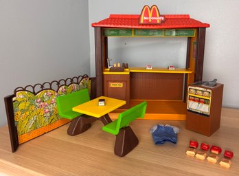Vintage Barbie McDonald's Fun Time Restaurant Playset By Mattel