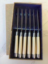Vintage Empire Steak Knives Set