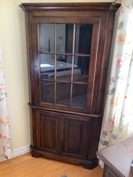 Elegant Corner Display And Storage Lot 1