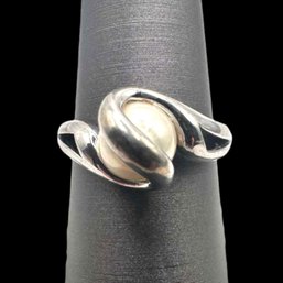 (B108) Sterling Silver Pearl Ring, Size 7