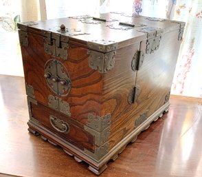 Asian Jewelry/Cosmetics Chest