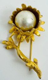 SIGNED BSK GOLD TONE LARGE FAUX PEARL FLOWER BROOCH