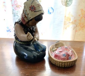 Chinese Figurines - Mother And Child