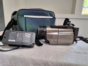 High Quality Hitachi Video Camera With Original Case