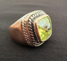 Sterling Silver Ring With Green Stone/crystal
