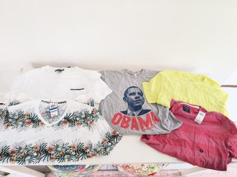New T-shirt Grouping Size Men's Medium Or Women's Large