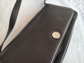 Excellent Condition Lalique Leather Handbag / Purse With Iconic Lalique Glass Clasp