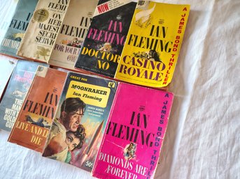 Collection Of 1950s And '60s Ian Fleming James Bond Paperbacks-10