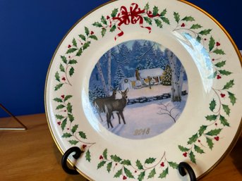 Lenox Holiday Annual Plate 2018 Stand Included