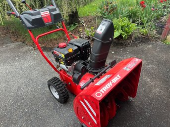 Troy Bilt 24' Clearing Width Snow Blower
