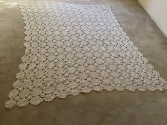 Vintage White Overlet Blanket 86x65