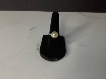 Sterling Silver Pearl Toned Ring Size 5 #33