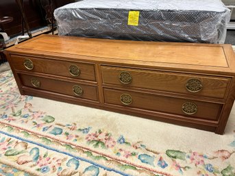 Really Nice Bench With 4 Drawers