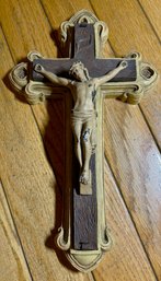 Vintage 1940s Crucifix