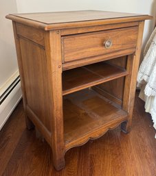 Hendredon Mid Century American Walnut Nightstand