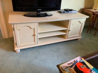 Country Chic TV Stand