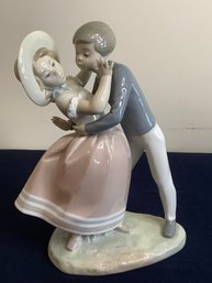 Lladro Porcelain Figurine 'Precocious Love'