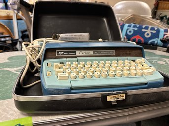 Smith Corona Coronet Automatic 12 With Hard Carrying Case  And Extra Ribbon