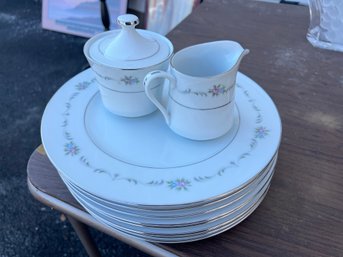 Wyndham Valencia 364 Fine China Dinner Plates, Cream And Sugar