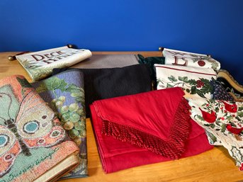 Tablecloths And Table Runners