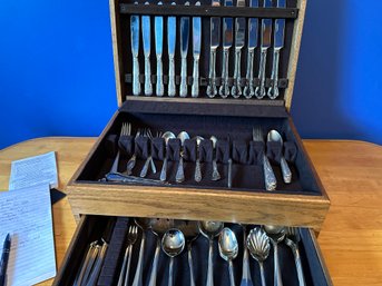 Nice Oak Flatware Box With Several Flatware Patterns