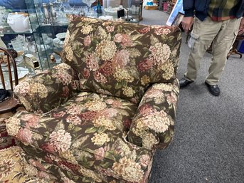 Comfy Chair By Friendship Furniture