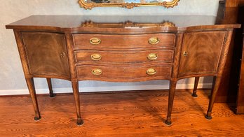 Henredon Sideboard In Excellent Condition