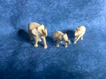 3 Tiny Elephants