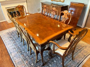 Henredon Dining Table With 8 Chairs And 2 Leaves