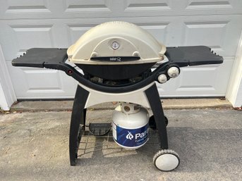 Weber Q Grill With Propane Tank And Cast Iron Grates