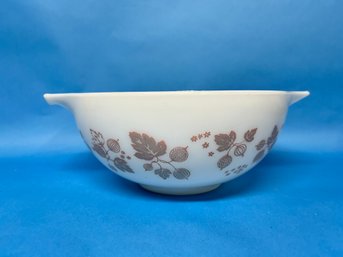 PYREX  2 1/2 Quart Mixing Bowl