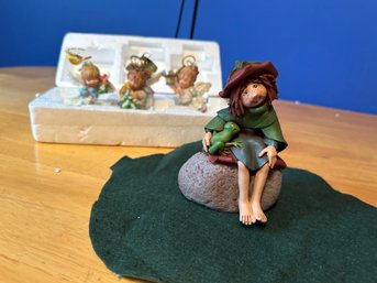 Heirloom Ornaments - NEW - Beautiful Detail And Pippsywoggin Handpainted By Shelly/Marlene #1075 1993