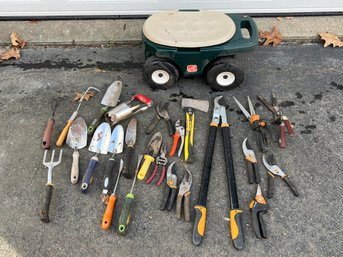 Lot Of Garden Hand Tools, Cutters, Trowels, Etc