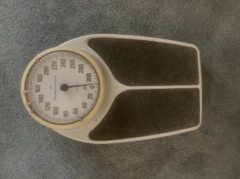 Health O Meter - 325 LBS Capacity Bathroom Scale
