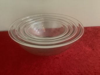 Vintage Pyrex Nesting Bowls Set