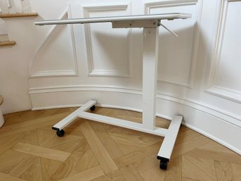 A Hydraulic Lift Over Bed Table / Desk